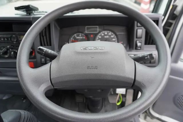 いすゞ エルフ TRG-NJR85A(2WD)の写真23