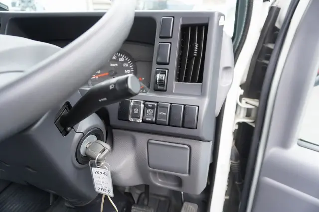 いすゞ エルフ TRG-NJR85A(2WD)の写真27