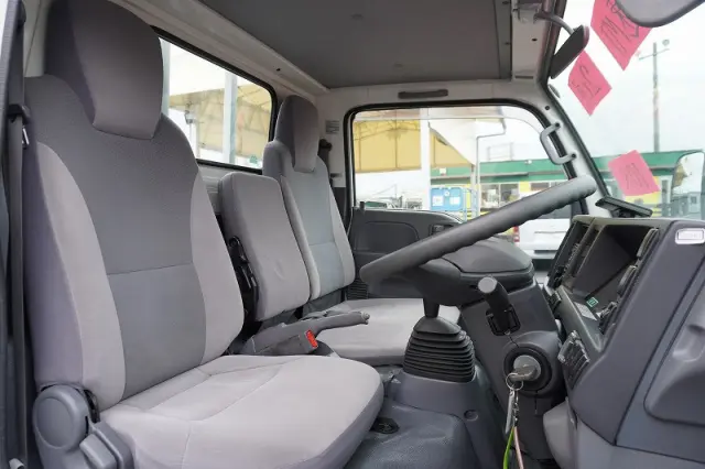 いすゞ エルフ TRG-NJR85A(2WD)の写真29