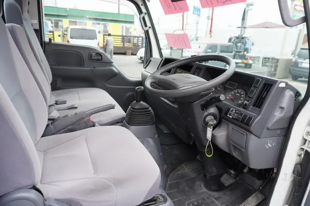 いすゞ エルフ TRG-NJR85A(2WD)の写真30