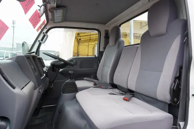 いすゞ エルフ TRG-NJR85A(2WD)の写真32