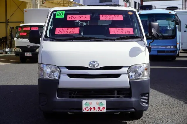 トヨタ ハイエースバン CBF-TRH200V(2WD)の写真2