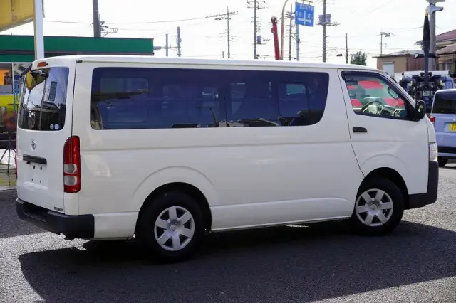 トヨタ ハイエースバン CBF-TRH200V(2WD)の写真8