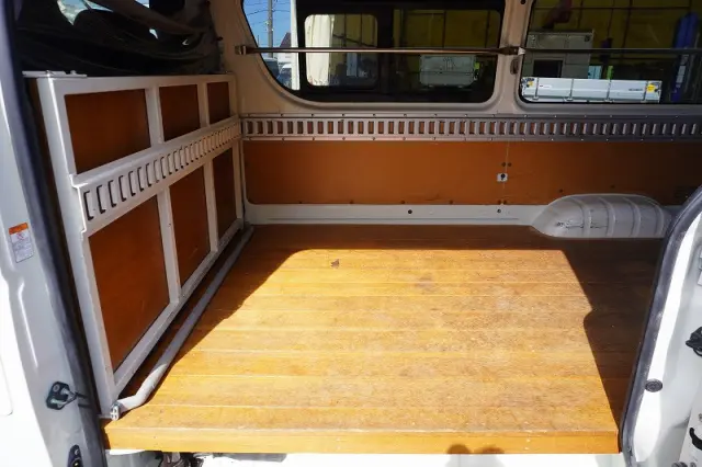 トヨタ ハイエースバン CBF-TRH200V(2WD)の写真26