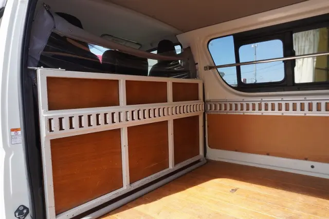 トヨタ ハイエースバン CBF-TRH200V(2WD)の写真27