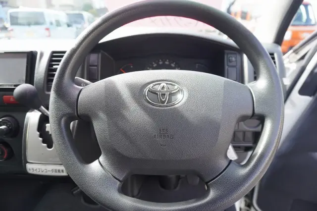 トヨタ ハイエースバン CBF-TRH200V(2WD)の写真30