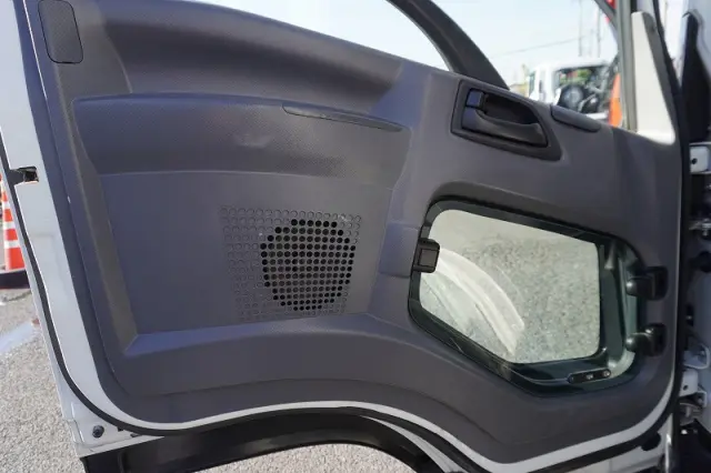 いすゞ フォワード TKG-FRR90S1(2WD)の写真40