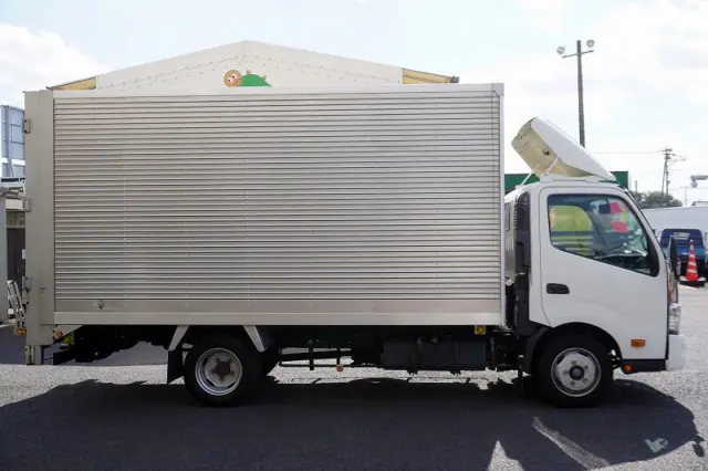 トヨタ ダイナ TKG-XZU710(2WD)の写真5