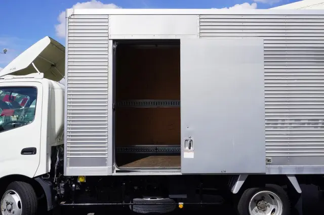 トヨタ ダイナ TKG-XZU710(2WD)の写真18