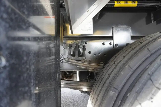 三菱 ファイター 2KG-FK62FZ(2WD)の写真11