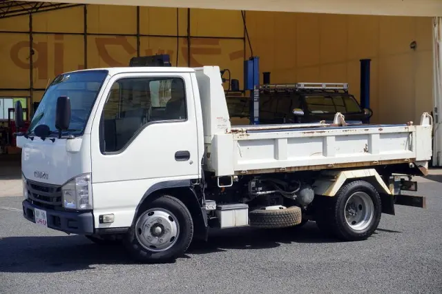 いすゞ エルフ TPG-NKR85AN(2WD)の写真1