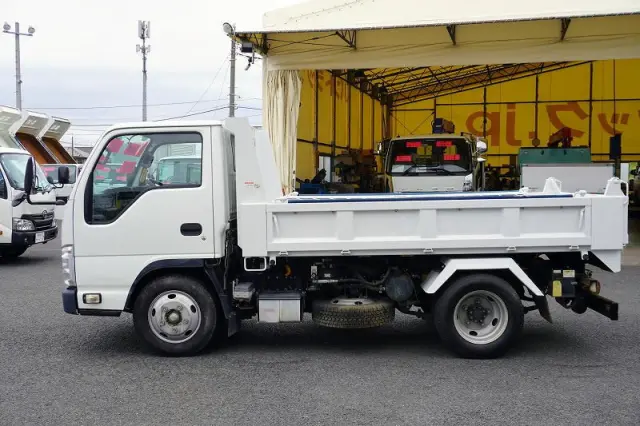 いすゞ エルフ TPG-NKR85AN(2WD)の写真3