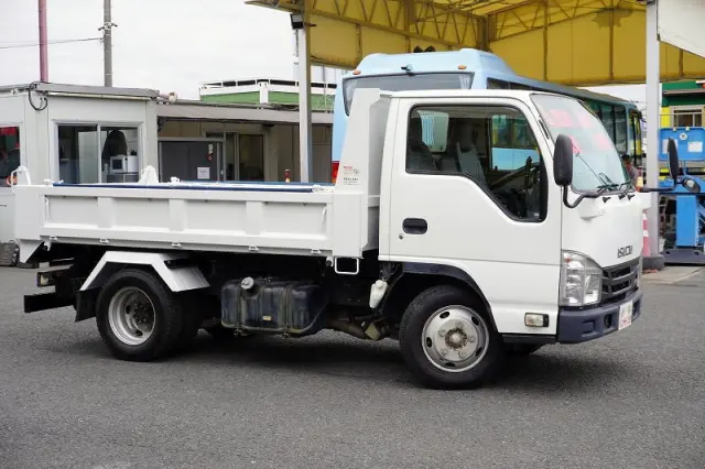 いすゞ エルフ TPG-NKR85AN(2WD)の写真6