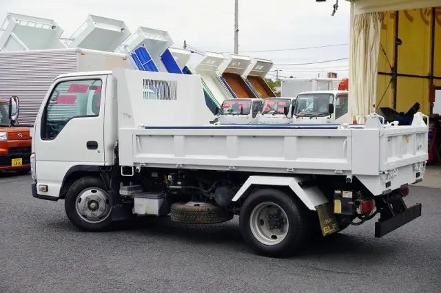 いすゞ エルフ TPG-NKR85AN(2WD)の写真7