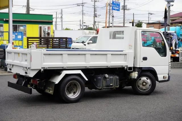 いすゞ エルフ TPG-NKR85AN(2WD)の写真8