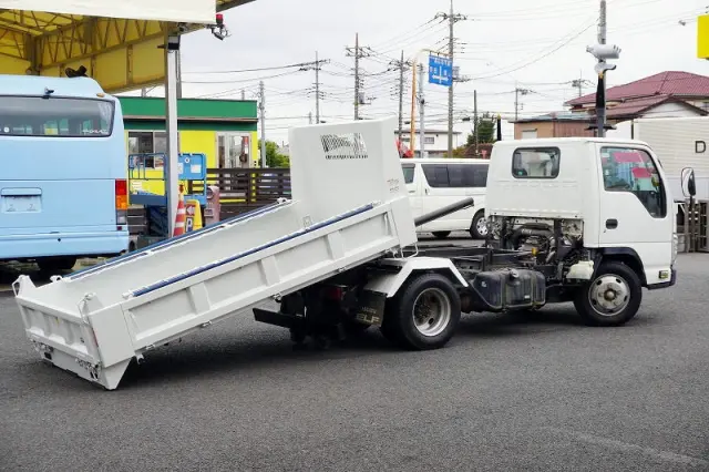 いすゞ エルフ TPG-NKR85AN(2WD)の写真9