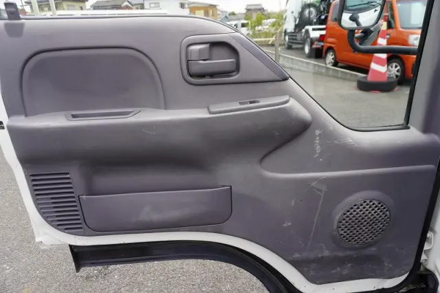 いすゞ エルフ TPG-NKR85AN(2WD)の写真40