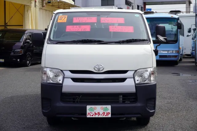 トヨタ ハイエースバン CBF-TRH200V(2WD)の写真2