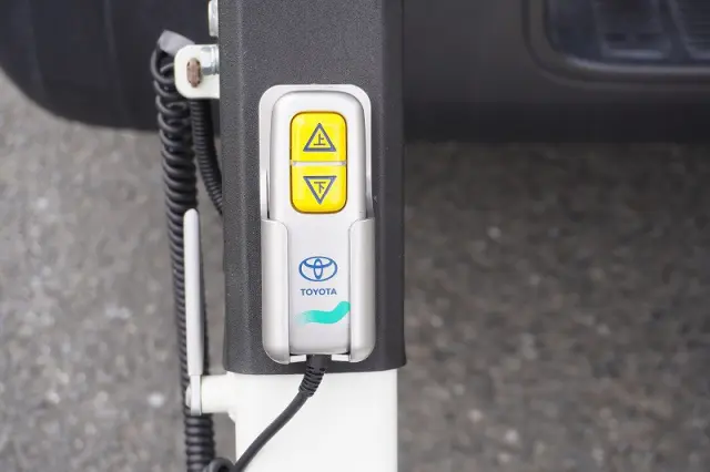 トヨタ ハイエースバン CBF-TRH200V(2WD)の写真20