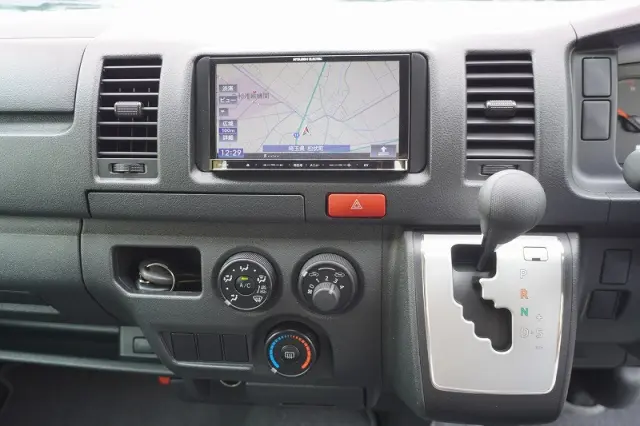 トヨタ ハイエースバン CBF-TRH200V(2WD)の写真31