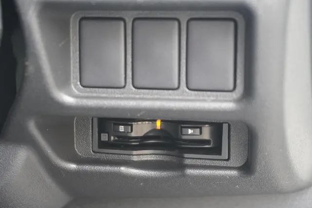 トヨタ ハイエースバン CBF-TRH200V(2WD)の写真34