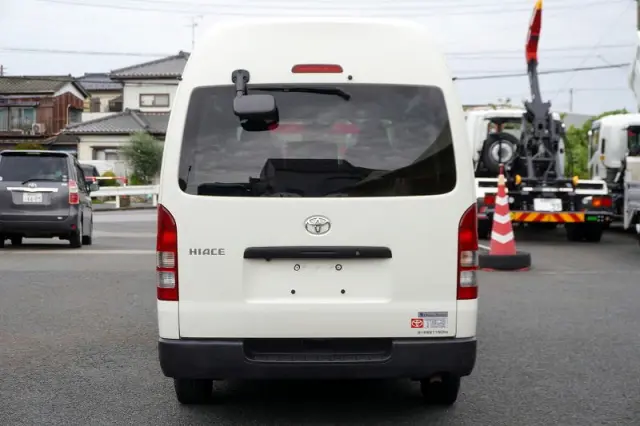 トヨタ ハイエースバン CBF-TRH200K(2WD)の写真4