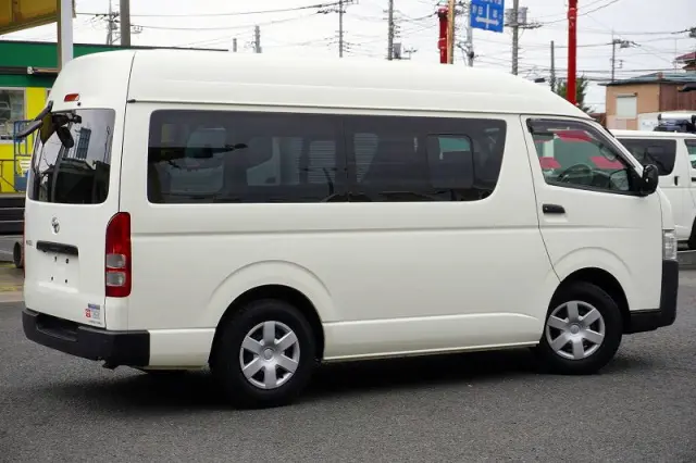 トヨタ ハイエースバン CBF-TRH200K(2WD)の写真8