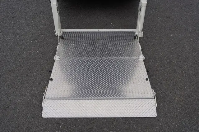 トヨタ ハイエースバン CBF-TRH200K(2WD)の写真19