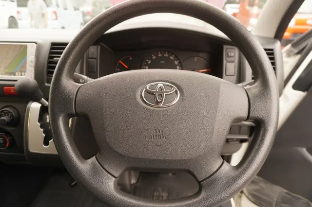 トヨタ ハイエースバン CBF-TRH200K(2WD)の写真29