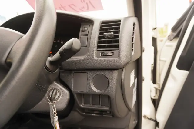 トヨタ ハイエースバン CBF-TRH200K(2WD)の写真33