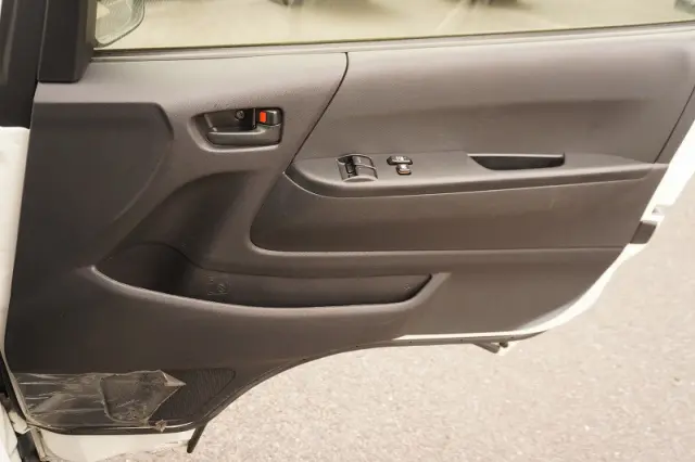 トヨタ ハイエースバン CBF-TRH200K(2WD)の写真35