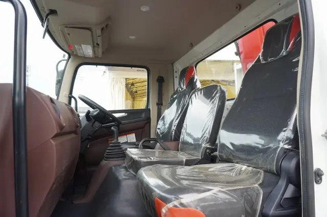 日野 レンジャー 2KG-FC2ABA(2WD)の写真42