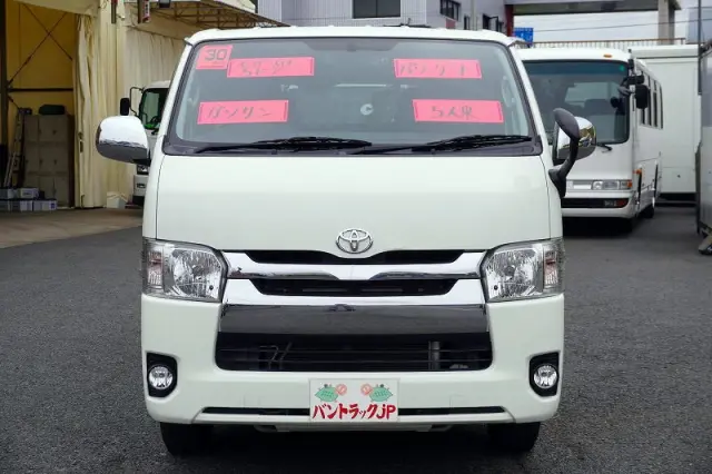 トヨタ ハイエースバン CBF-TRH200V(2WD)の写真2