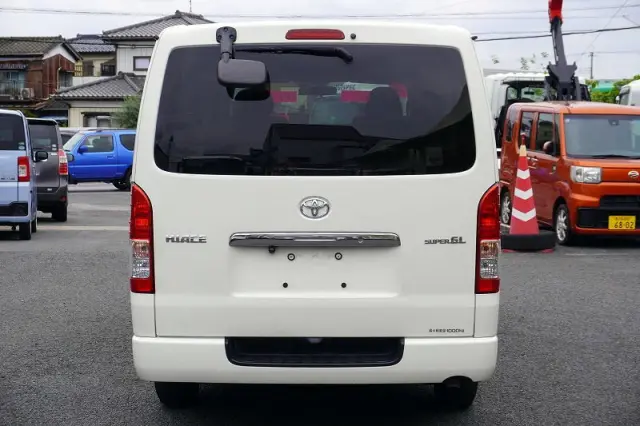 トヨタ ハイエースバン CBF-TRH200V(2WD)の写真4