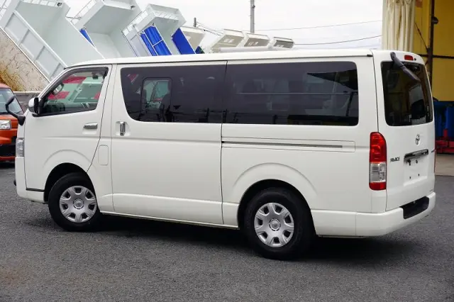 トヨタ ハイエースバン CBF-TRH200V(2WD)の写真7