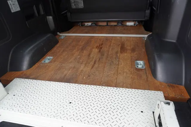 トヨタ ハイエースバン CBF-TRH200V(2WD)の写真18