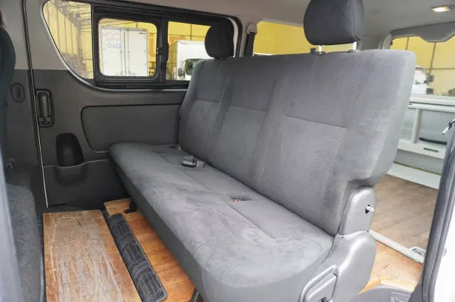 トヨタ ハイエースバン CBF-TRH200V(2WD)の写真27
