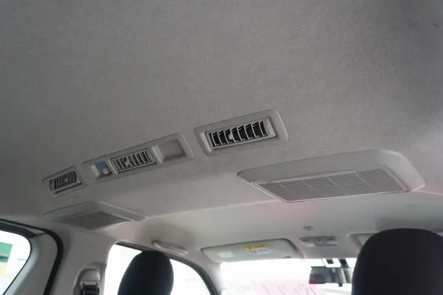 トヨタ ハイエースバン CBF-TRH200V(2WD)の写真31