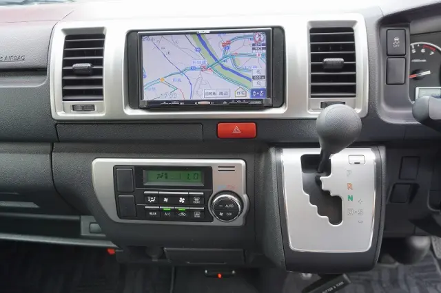 トヨタ ハイエースバン CBF-TRH200V(2WD)の写真35