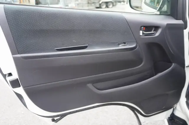 トヨタ ハイエースバン CBF-TRH200V(2WD)の写真45