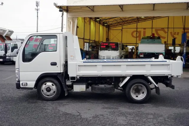 いすゞ エルフ TPG-NJR85AN(2WD)の写真3