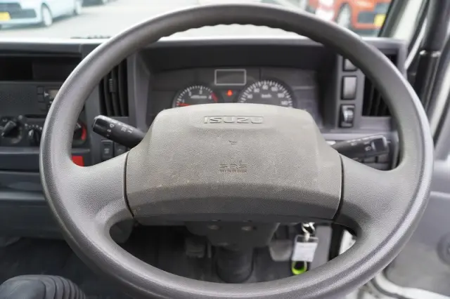 いすゞ エルフ TPG-NJR85AN(2WD)の写真28