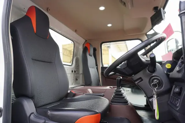 日野 レンジャー 2DG-GC2ABA(2WD)の写真37