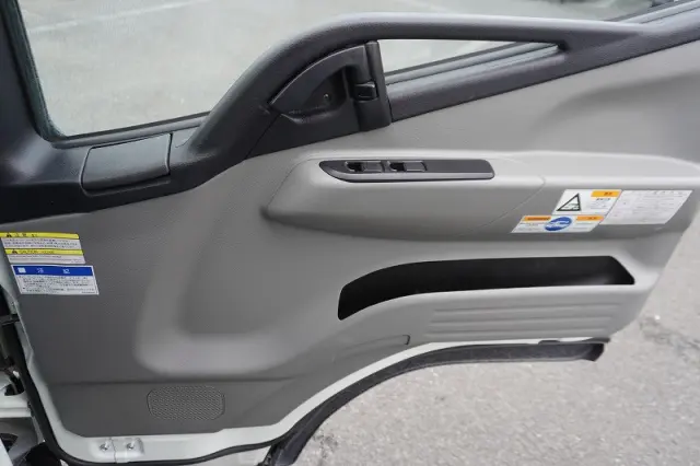 三菱 キャンター 2PG-FEB80(2WD)の写真36