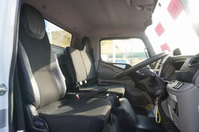 三菱 キャンター 2PG-FEB80(2WD)の写真37