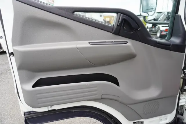 三菱 キャンター 2PG-FEB80(2WD)の写真41