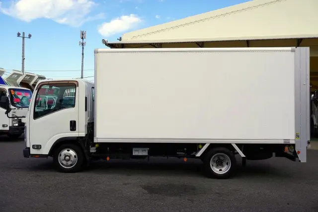 いすゞ エルフ TRG-NLR85AN(2WD)の写真3