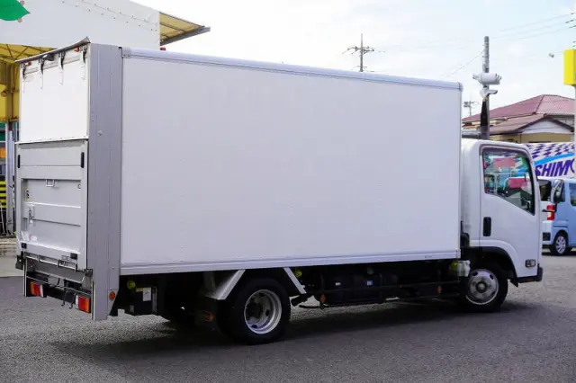 いすゞ エルフ TRG-NLR85AN(2WD)の写真8