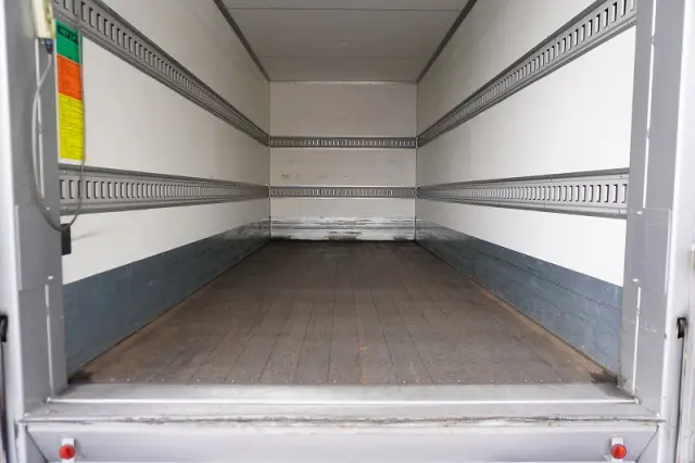 いすゞ エルフ TRG-NLR85AN(2WD)の写真19