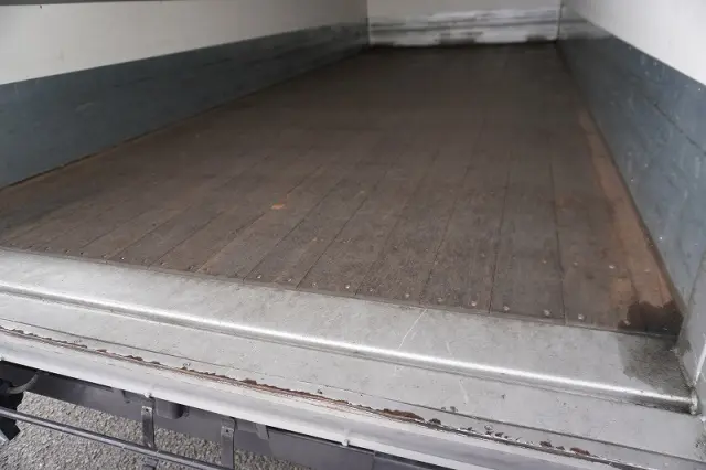 いすゞ エルフ TRG-NLR85AN(2WD)の写真21